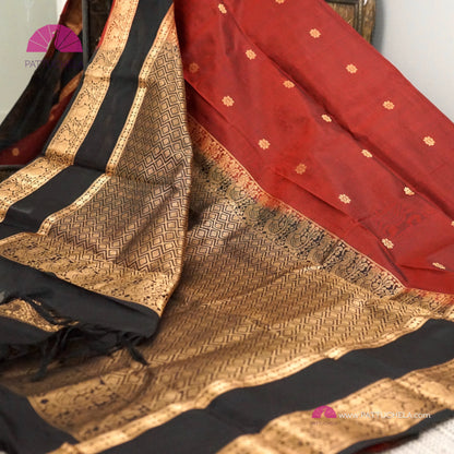 Maroon Red Pure Kanchipuram Silk Saree with beautiful Black Contrast Zari Bentex Border | Classic Kanchipuram Design | Wedding Saree | SILK MARK CERTIFIED | Kanjivaram Silks