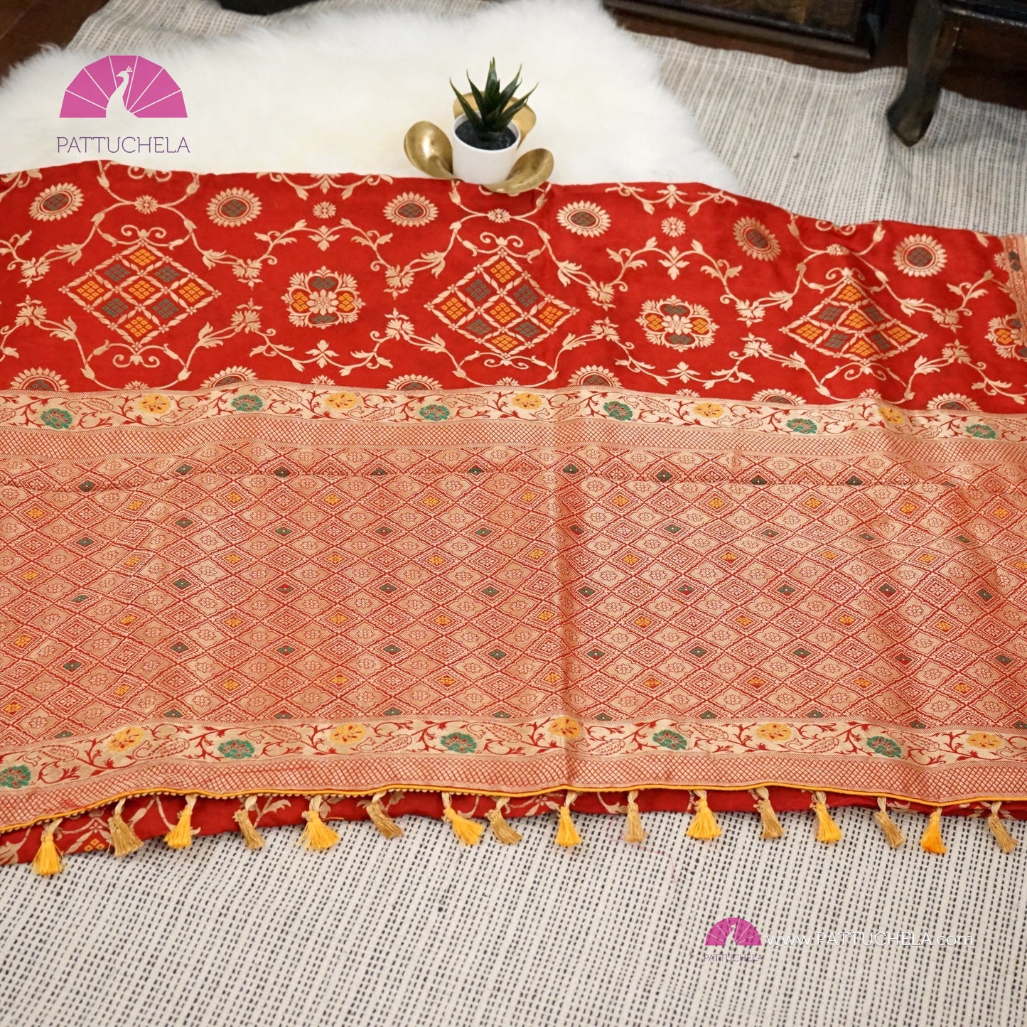 Vibrant Red Banarasi Munga Soft handwoven Silk Saree with Patola Weaves