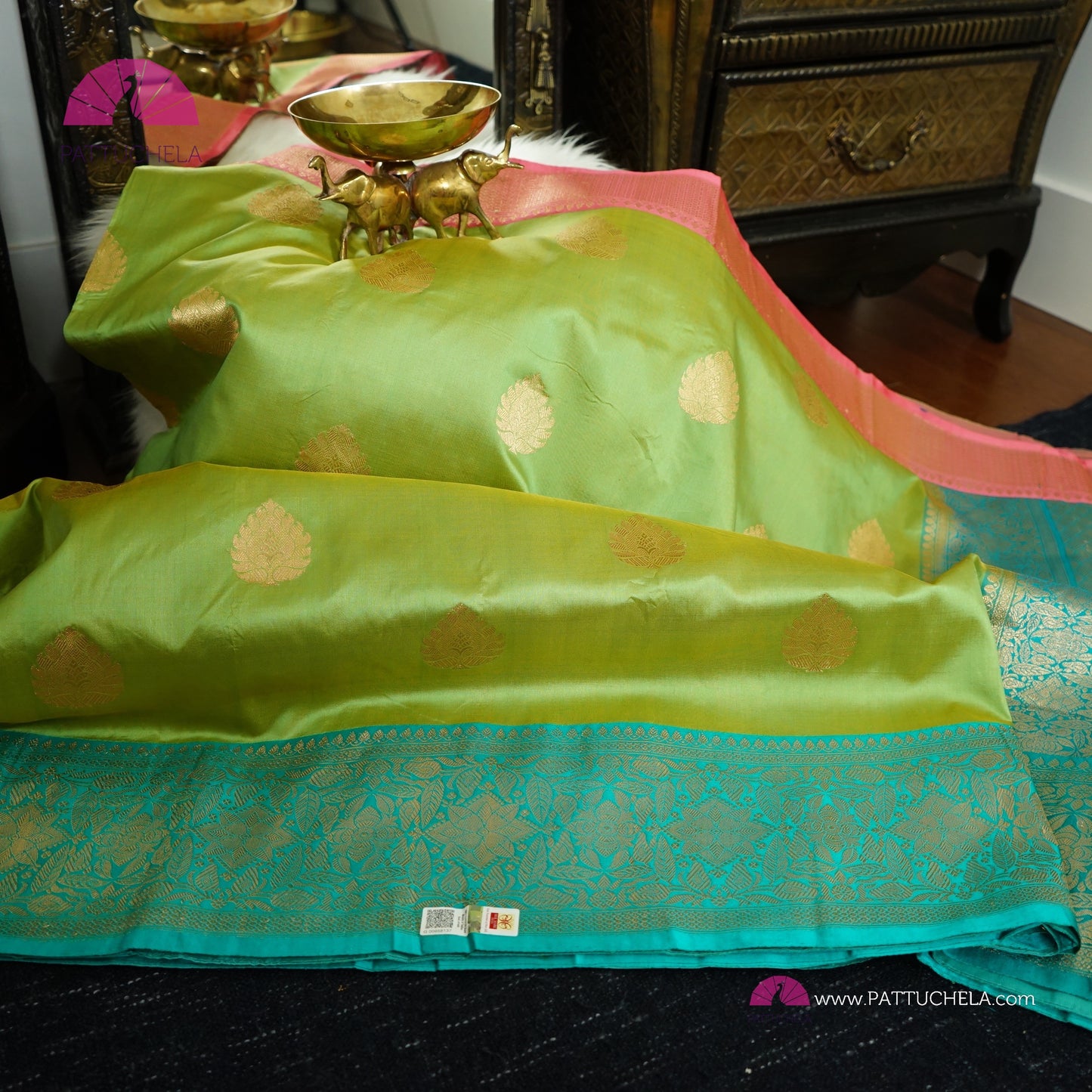 Pure Banarasi Katan Handloom Silk Saree with Ganga Jamuna Borders in Kadhuan Weaves