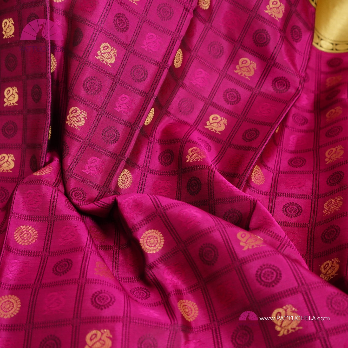 Majenta Kanchipuram Handloom SILK MARK CERTIFIED Saree with Gold Bavanchi Borders