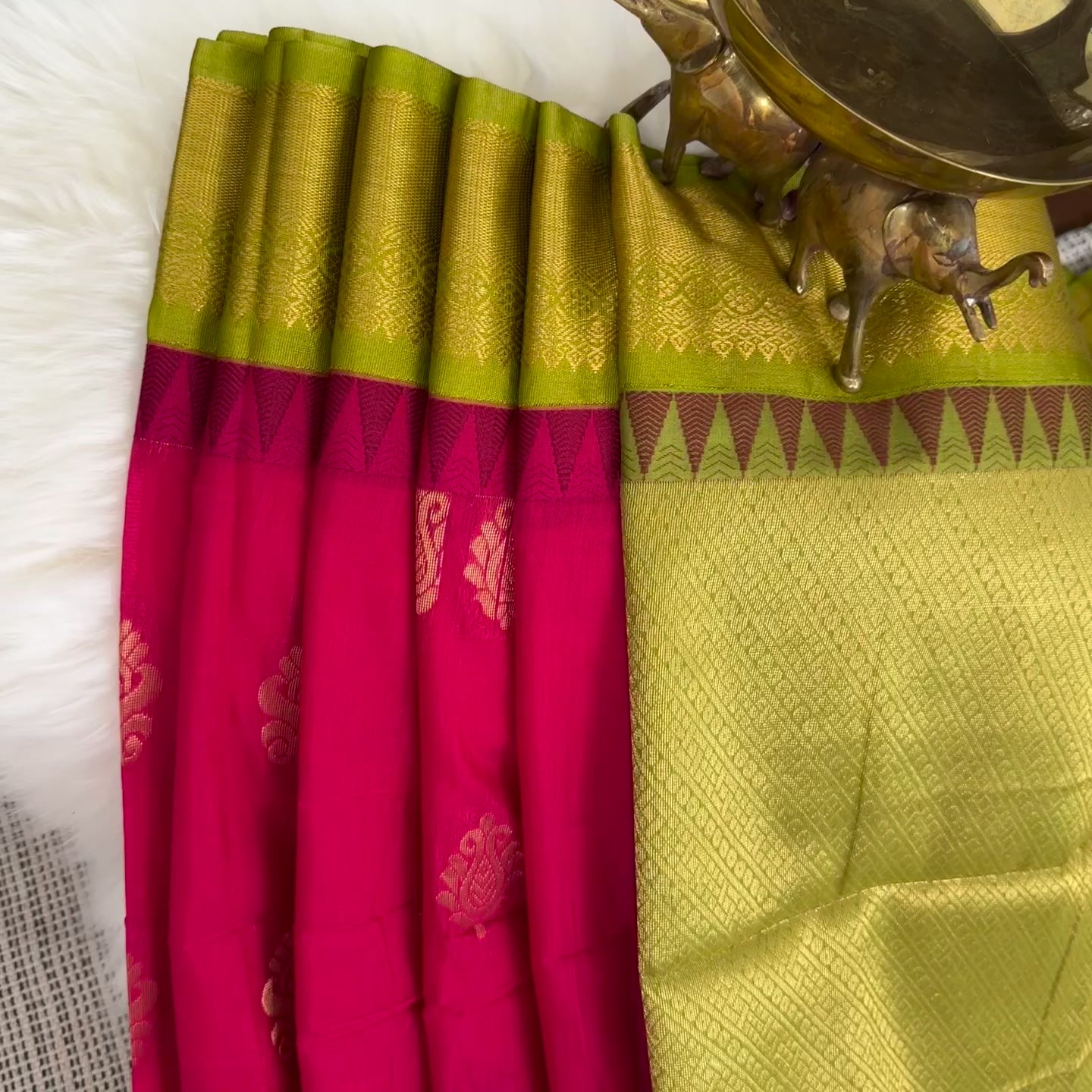 Multicolor Handloom Plain Cotton Saree - Luxurionworld – Luxurion World